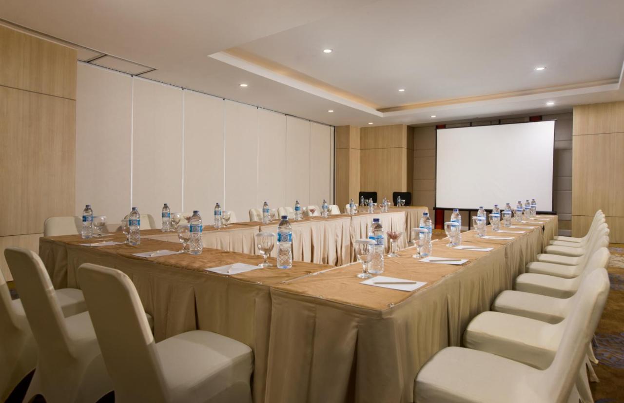 Hotel Santika Mega City Bekasi Extérieur photo
