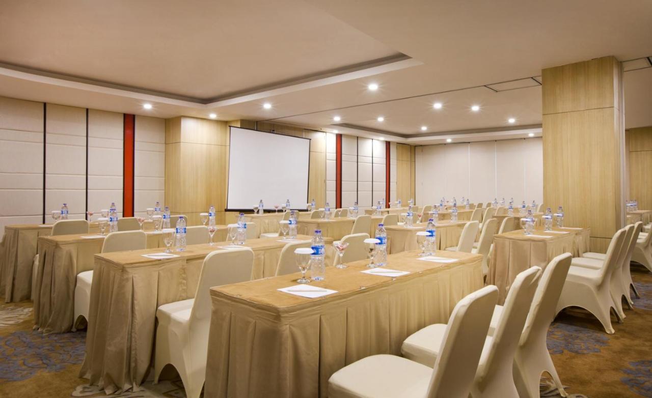 Hotel Santika Mega City Bekasi Extérieur photo