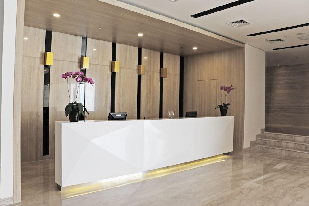 Hotel Santika Mega City Bekasi Extérieur photo