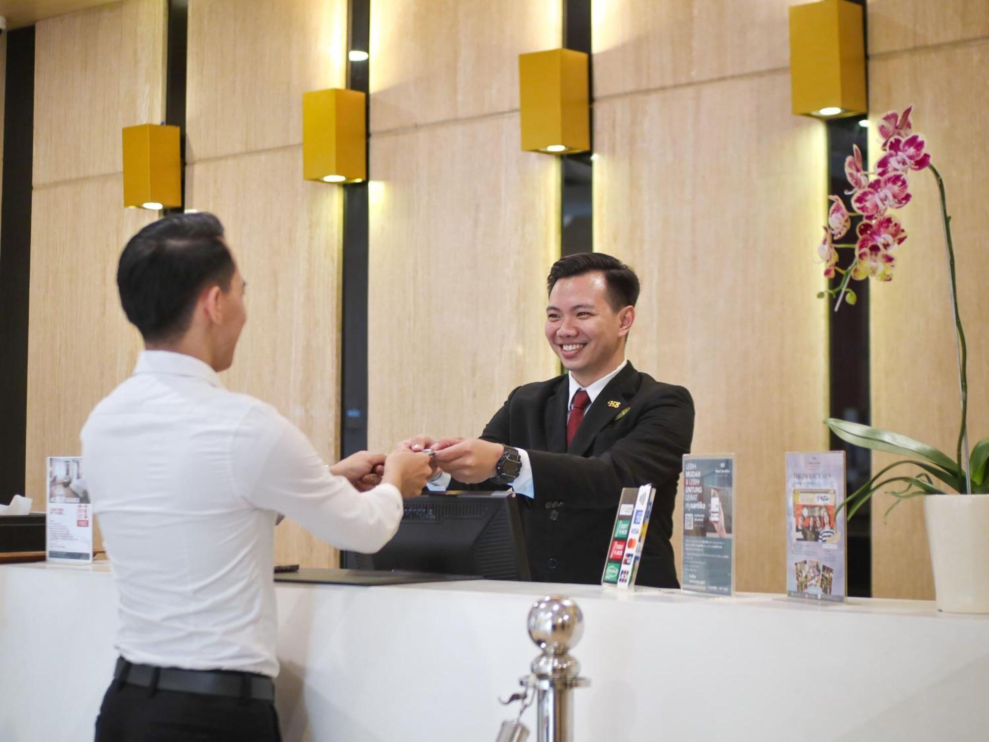 Hotel Santika Mega City Bekasi Extérieur photo