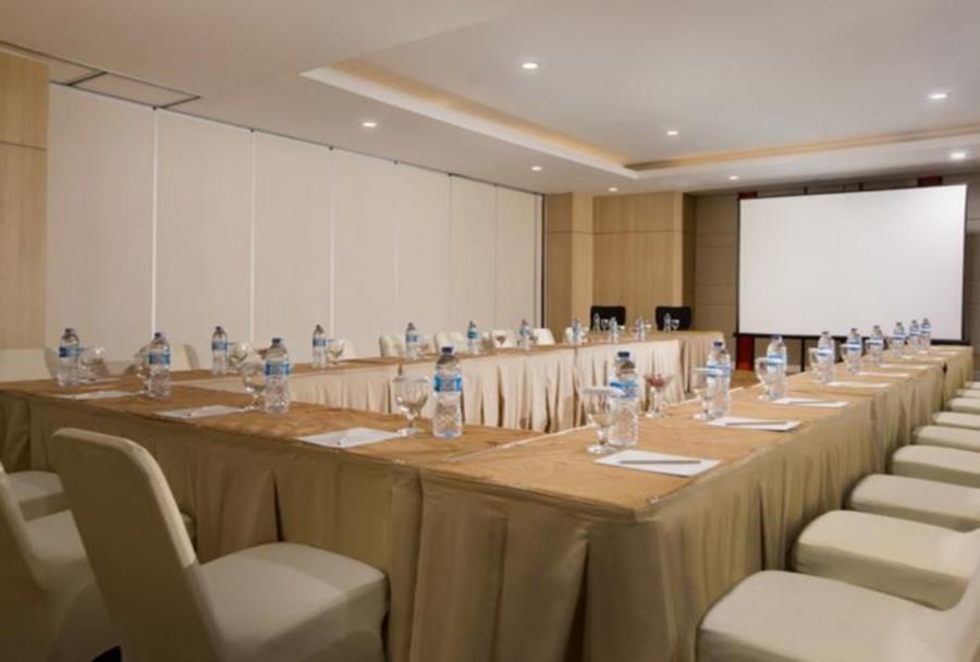 Hotel Santika Mega City Bekasi Extérieur photo
